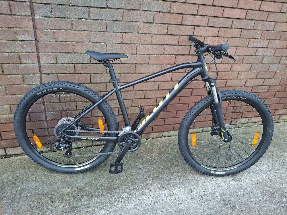 Scott Aspect 760 Black 2025 Mountain Bike – 27.5" Alloy Hardtail with Hydraulic Disc Brakes