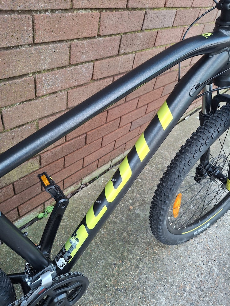 Scott Aspect 760 Black 2025 Mountain Bike – 27.5" Alloy Hardtail with Hydraulic Disc Brakes