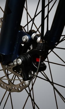 GUST 24-Inch Fat Tire Mountain Bike — Shimano 7-Speed, Disc Brakes, Off-Road