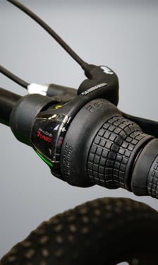 GUST 24-Inch Fat Tire Mountain Bike — Shimano 7-Speed, Disc Brakes, Off-Road